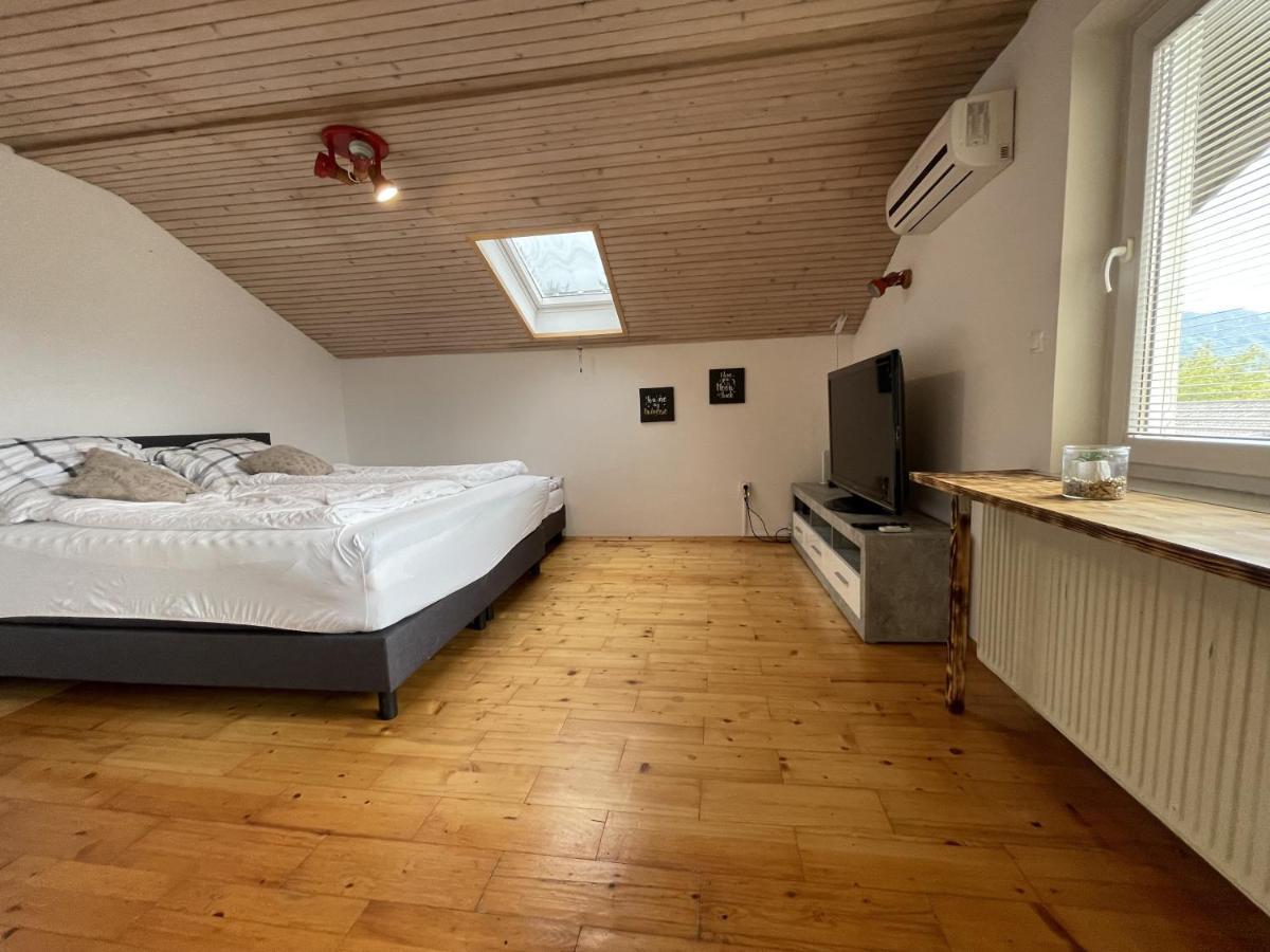 Apartment Lakebled With Casle Bled View Bagian luar foto