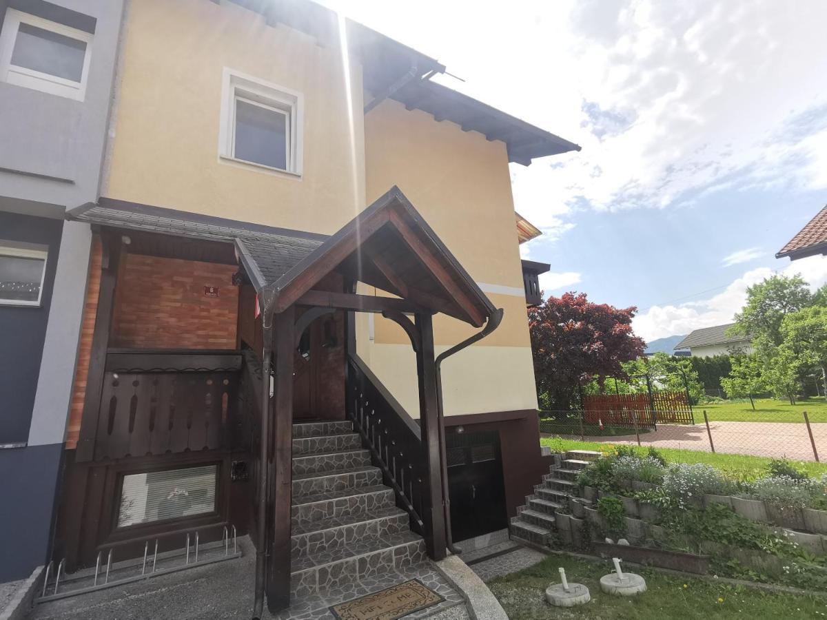 Apartment Lakebled With Casle Bled View Bagian luar foto